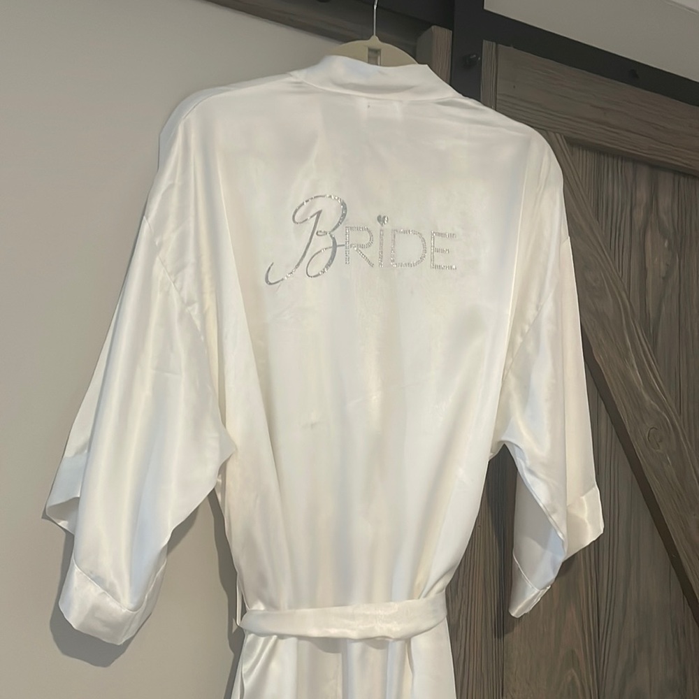 Victoria’s Secret Bride robe - Picture 2 of 8